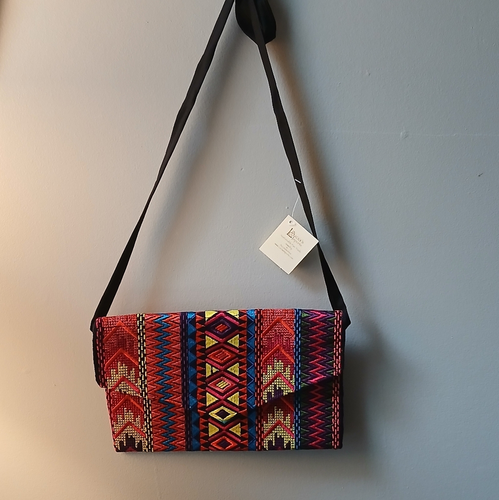 Lucia's Imports Sustainable Fair Purse, Shoulder Purse, Multi-Colored Aztec